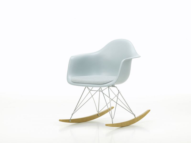 Eames Plastic Arm Rocking Chair RAR Schaukelstuhl mit Sitzpolster Vitra